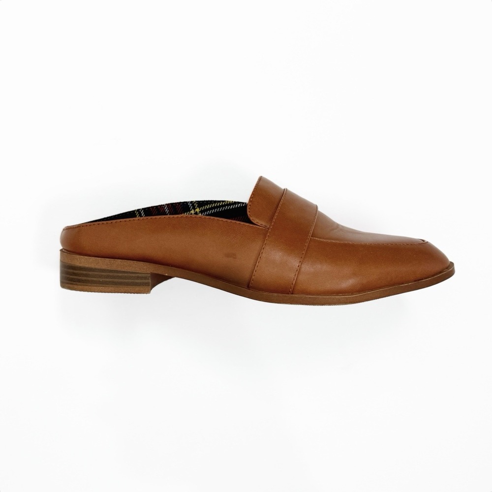Torrid Loafers Womens 8 Wide Tan Faux Leather Slip On Flats Preppy Comfy Classic